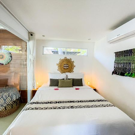 Villa Kotak Surfers Escape Reopening Rates Apply Now Selong Belanak Exteriör bild