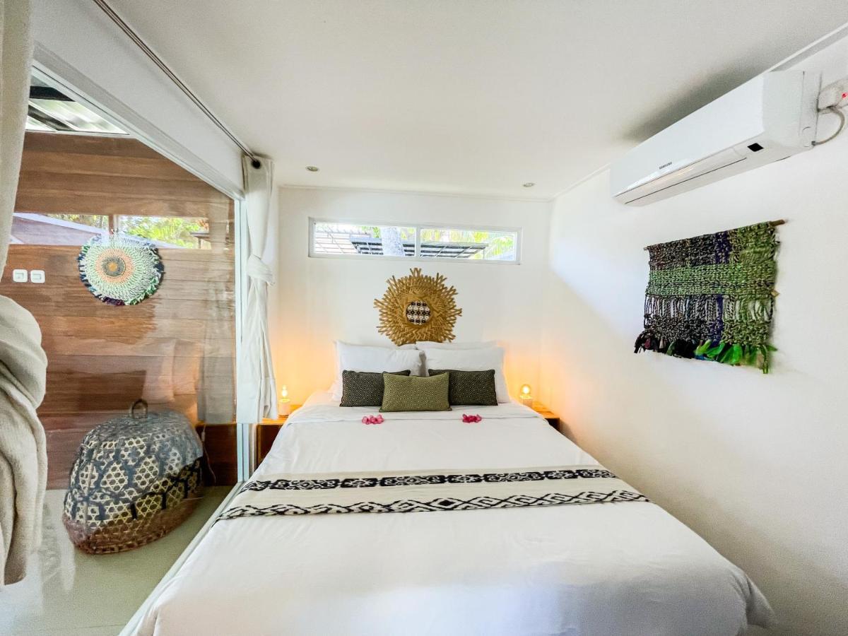Villa Kotak Surfers Escape Reopening Rates Apply Now Selong Belanak Exteriör bild