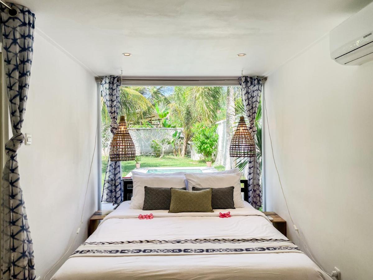 Villa Kotak Surfers Escape Reopening Rates Apply Now Selong Belanak Exteriör bild