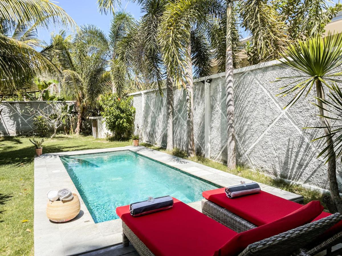 Villa Kotak Surfers Escape Reopening Rates Apply Now Selong Belanak Exteriör bild